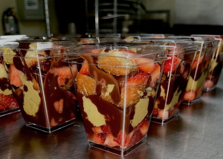 Dubai Strawberry Cup - AVAILABLE FOR LOCAL PICKUP ONLY